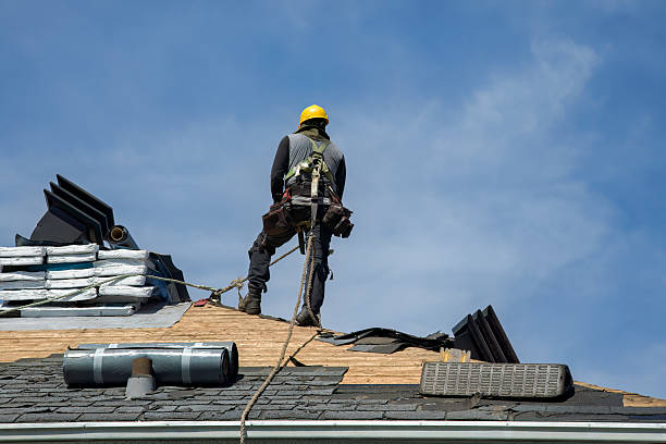 Professional Gutter Installation technician working in Bridgewater, IA